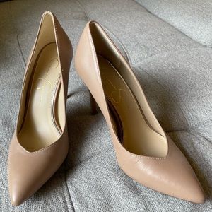 JESSICA SIMPSON Haneh Pump. Tan color, size 8M, 4” heel